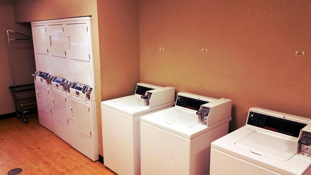 Birch Hill Suites South Bend photo 9