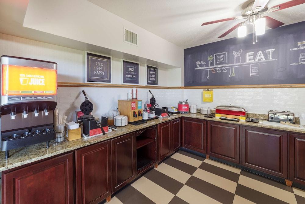 Holiday Inn Express & Suites Port Charlotte by IHG photo 87