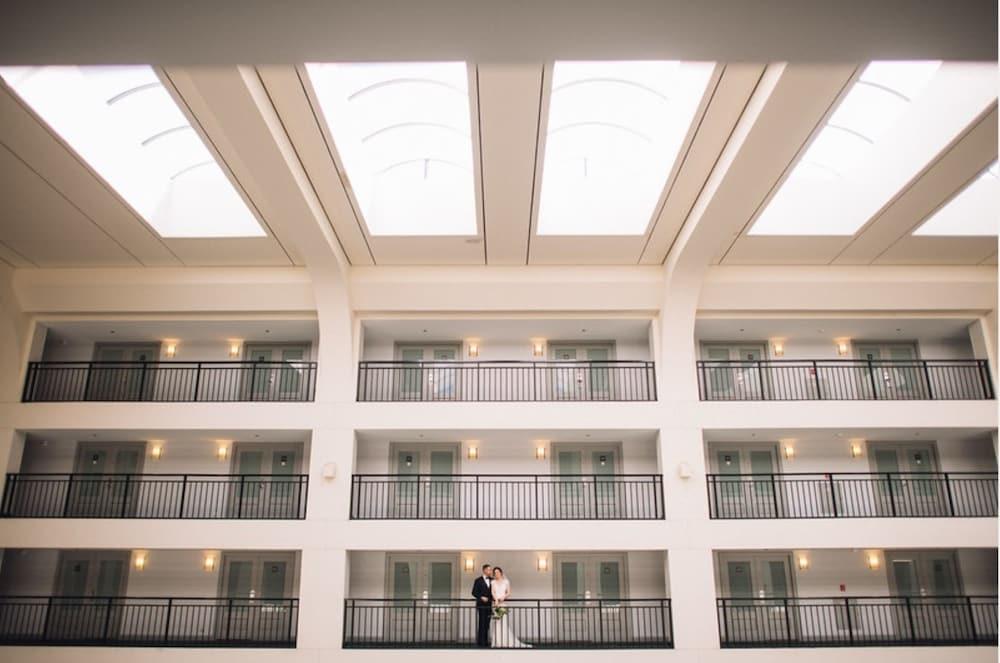 DoubleTree Suites by Hilton Htl & Conf Cntr Downers Grove photo 8