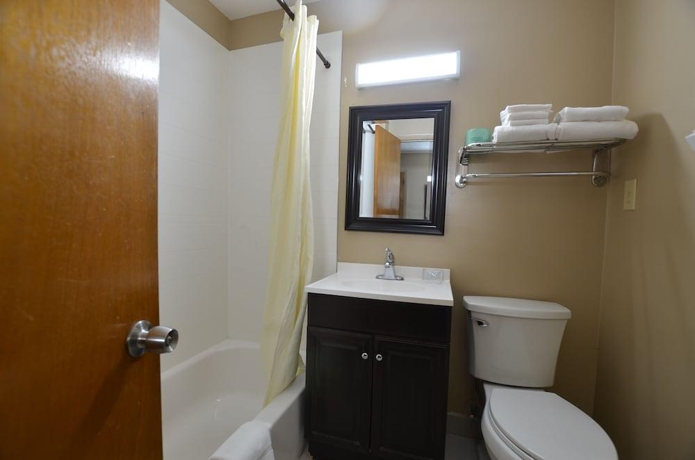Travelowe's Motel photo 11