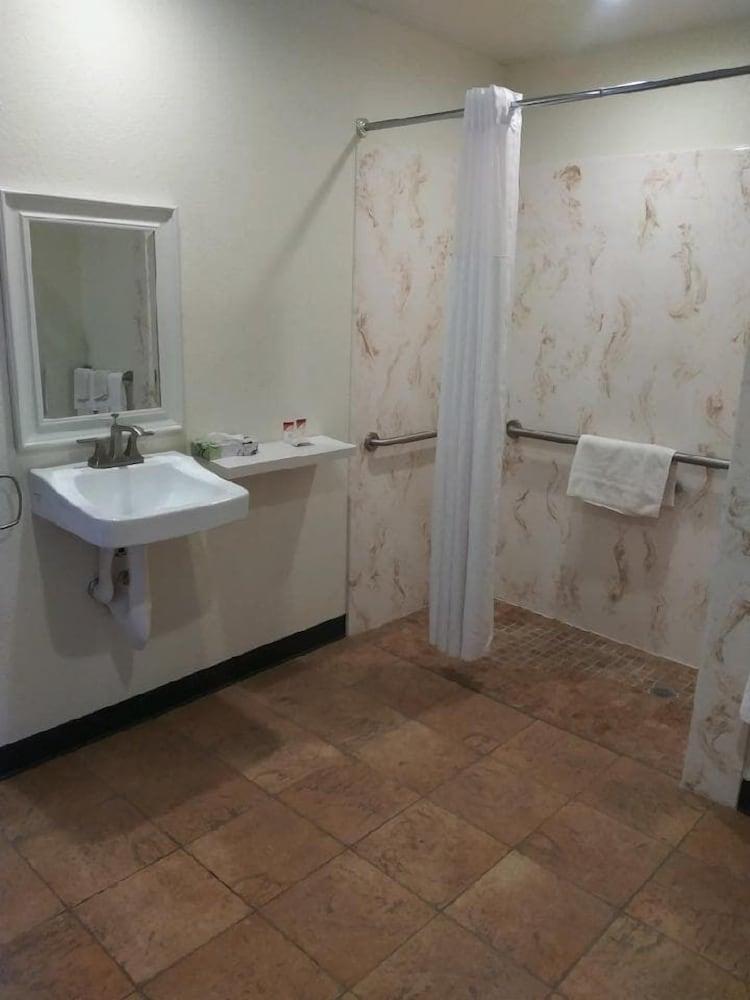 Hobbs Family Inn photo 14