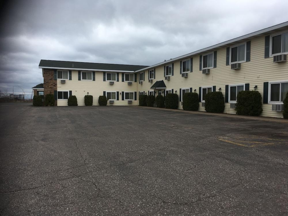 Value Host Motor Inn photo 7
