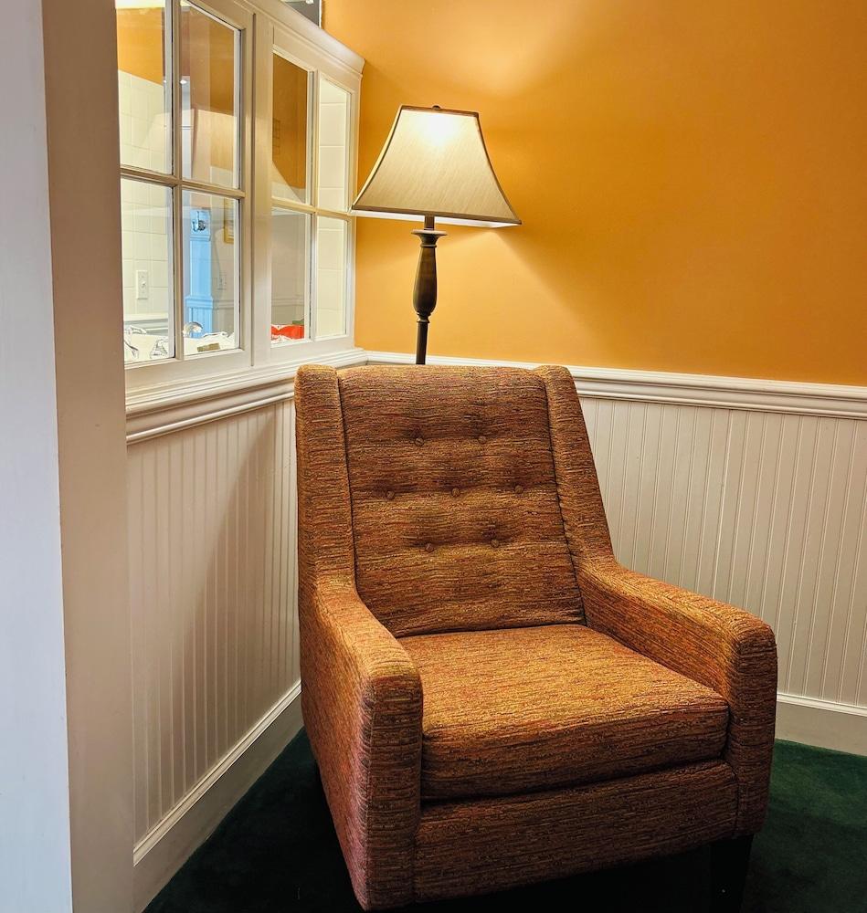 County Clare Irish Hotel & Pub photo 2