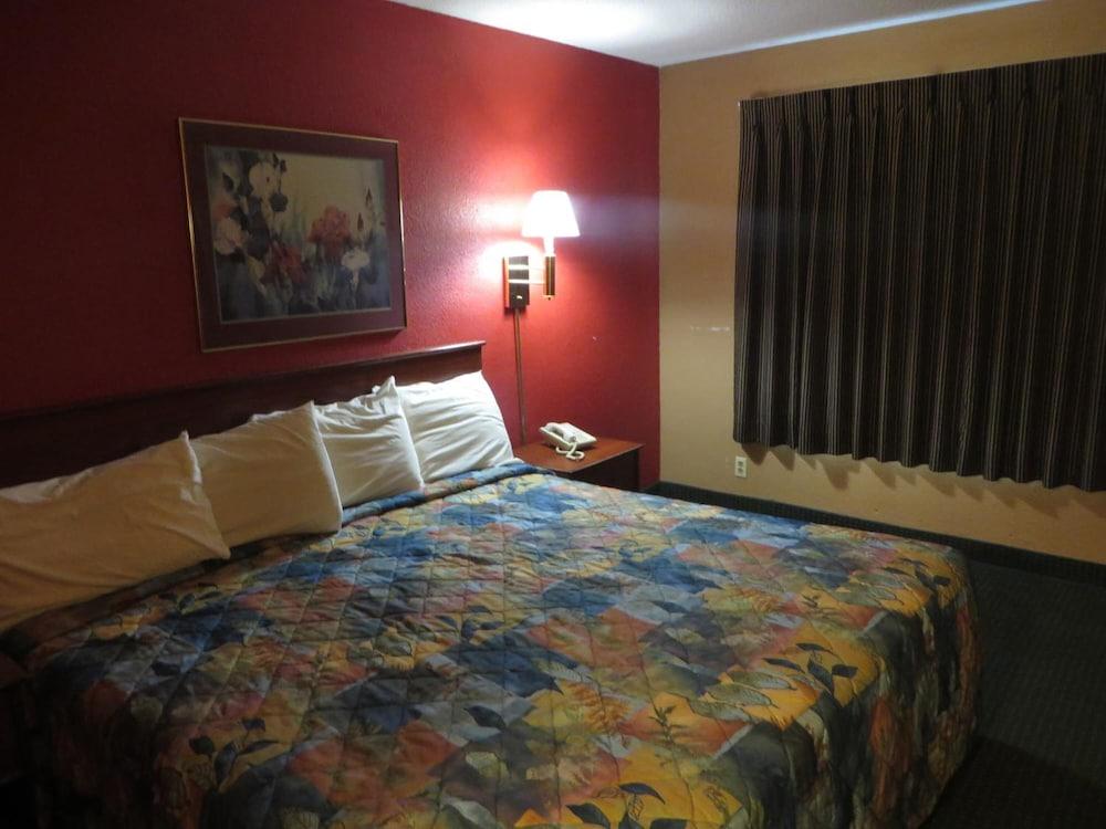 Riverside Suites photo 52