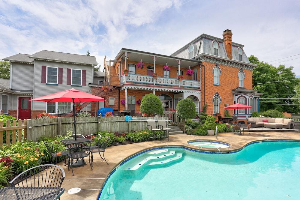 Greystone Manor Bed & Breakfast photo 11