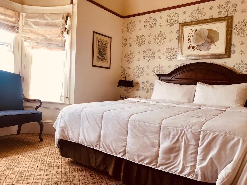 Pacific Grove Inn photo 3
