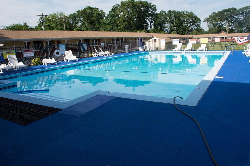 Atlantic Inn & Suites photo 23