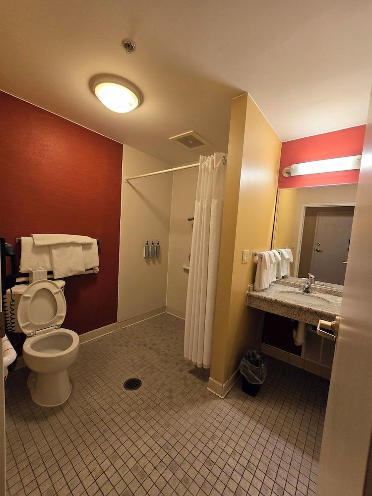Country Inn & Suites by Radisson, Convention Center photo 18