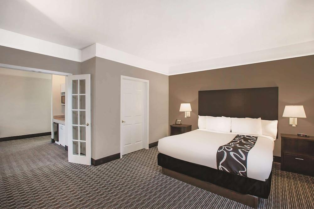 La Quinta Inn & Suites by Wyndham Beaumont West photo 15