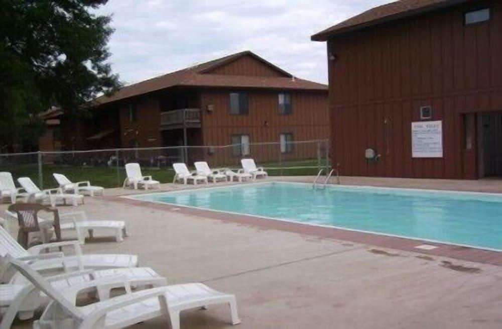 Village West Resort & Hotel photo 3