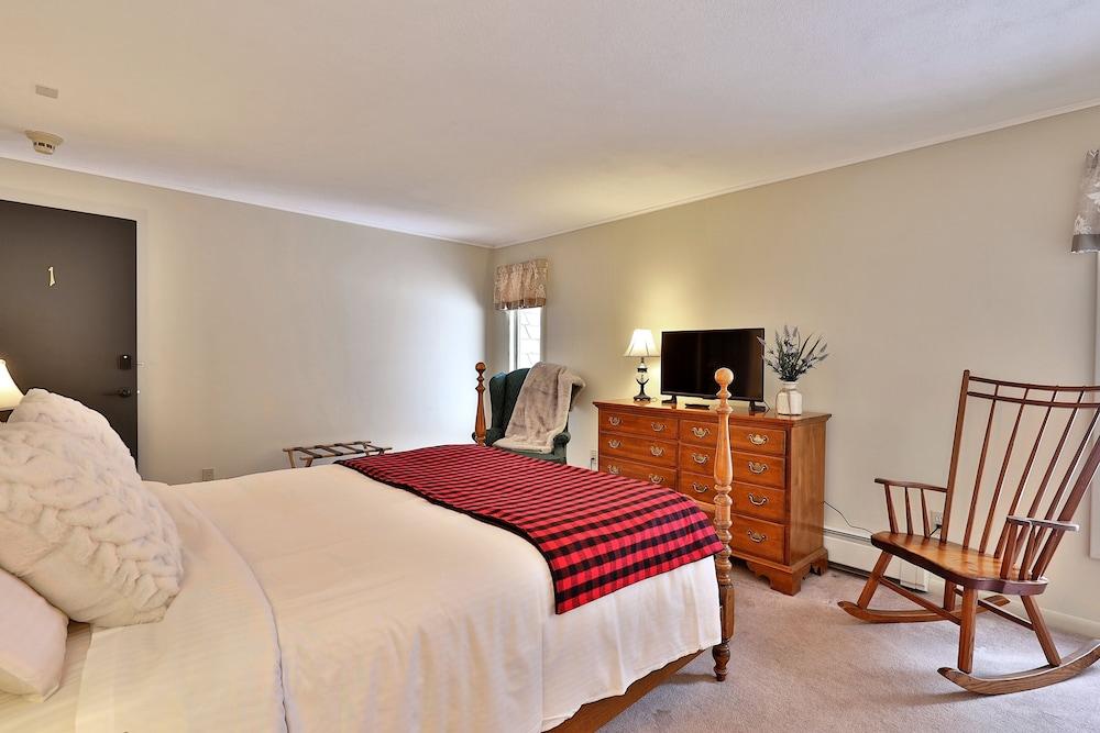 The Birch Ridge: Colonial Maple Room #1 - Queen Suite In Renovated Killington Lodge 1 Bedroom Home photo 10