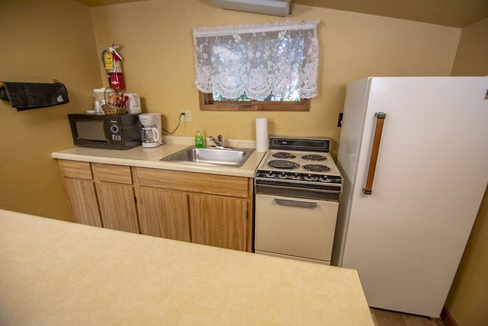 Ridges Inn & Suites photo 95