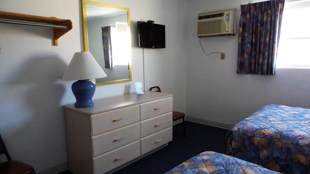 Golden Rail Motel photo 14