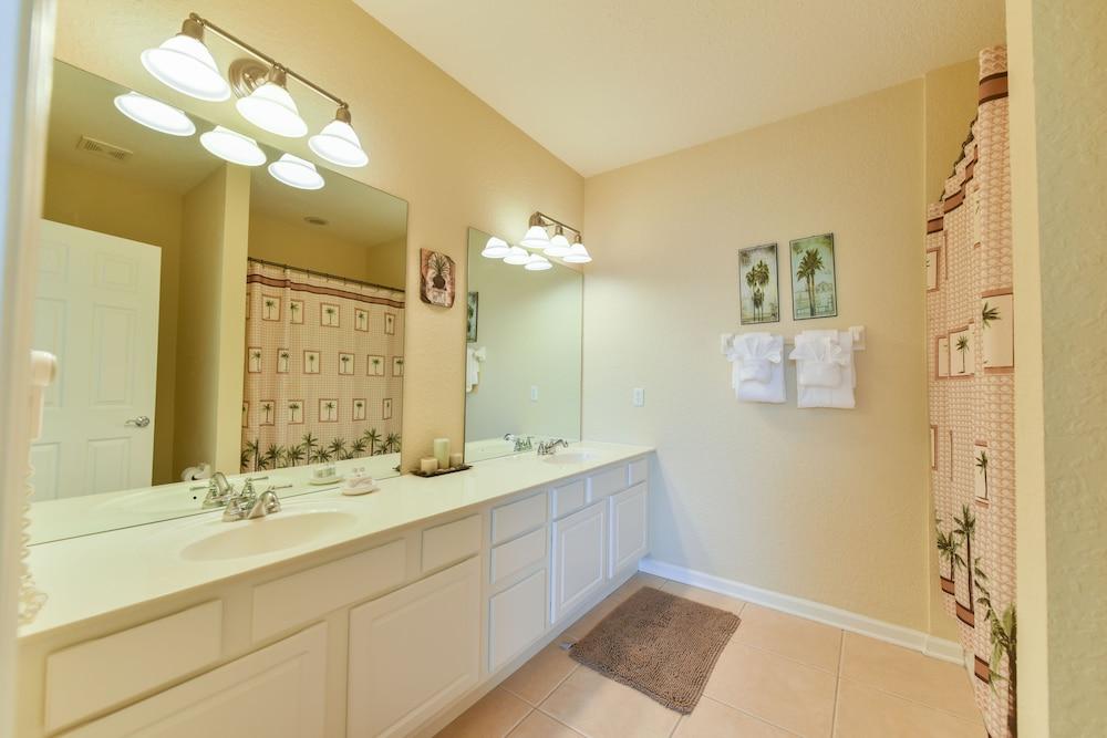 Vista Cay by Orlando Resort Rentals on Universal Boulevard photo 57
