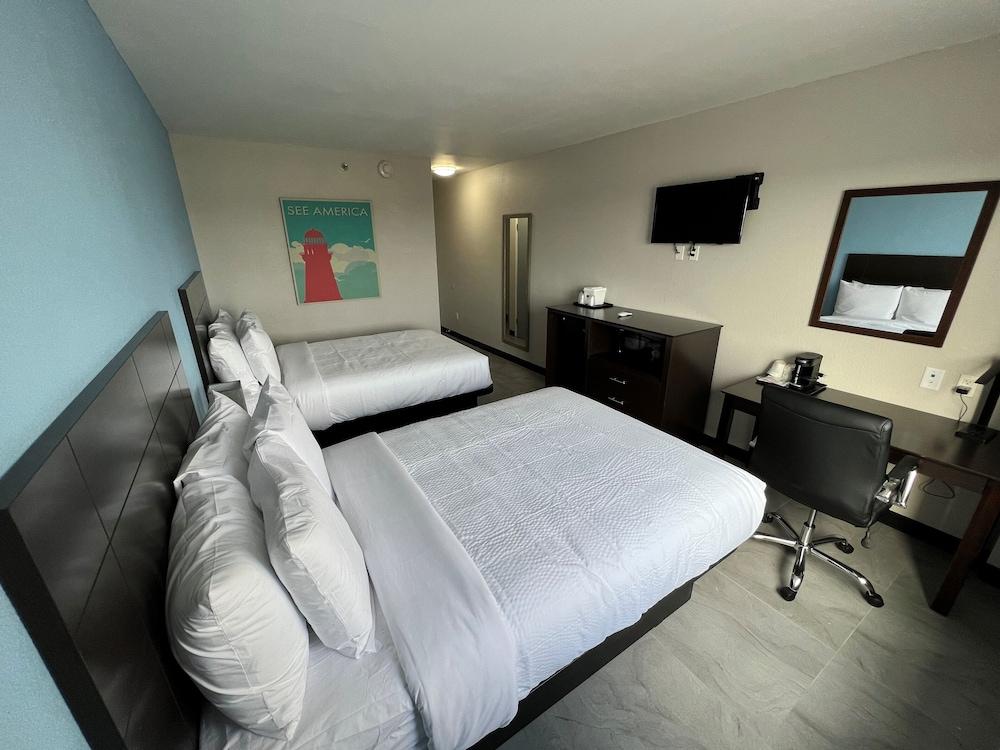 Travelodge by Wyndham Ozone Park photo 5