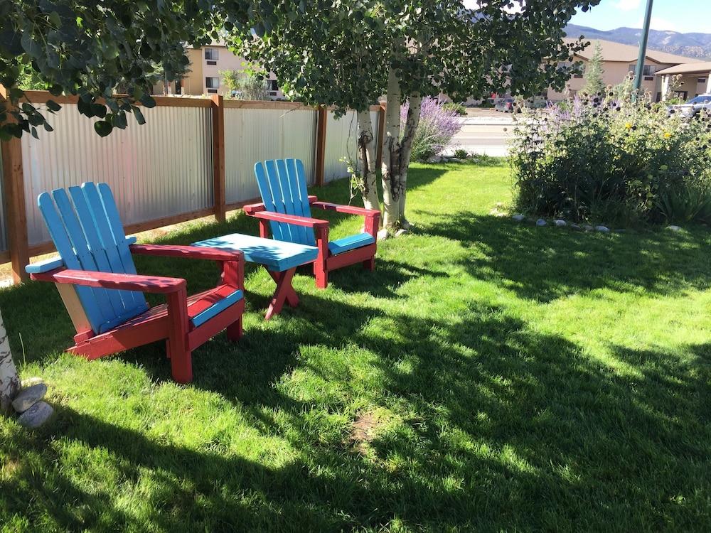 Circle R Motel photo 44
