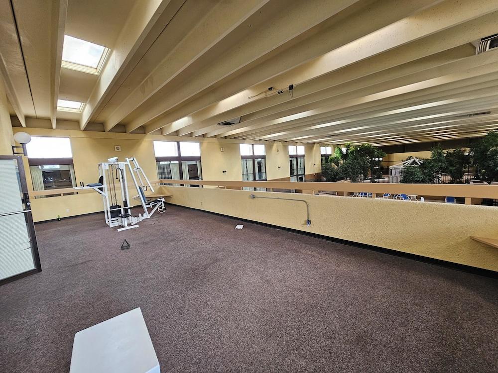 Clarion Inn & Suites Roswell photo 29