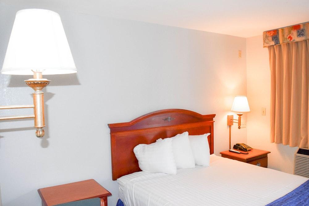 Knights Inn North Attleboro photo 21