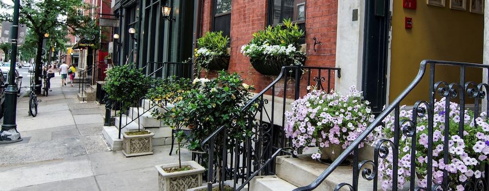 The DWIGHT D Hotel photo 6