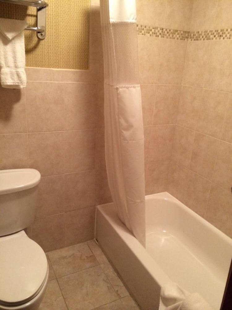 Pacer Inn And Suites Delaware photo 26