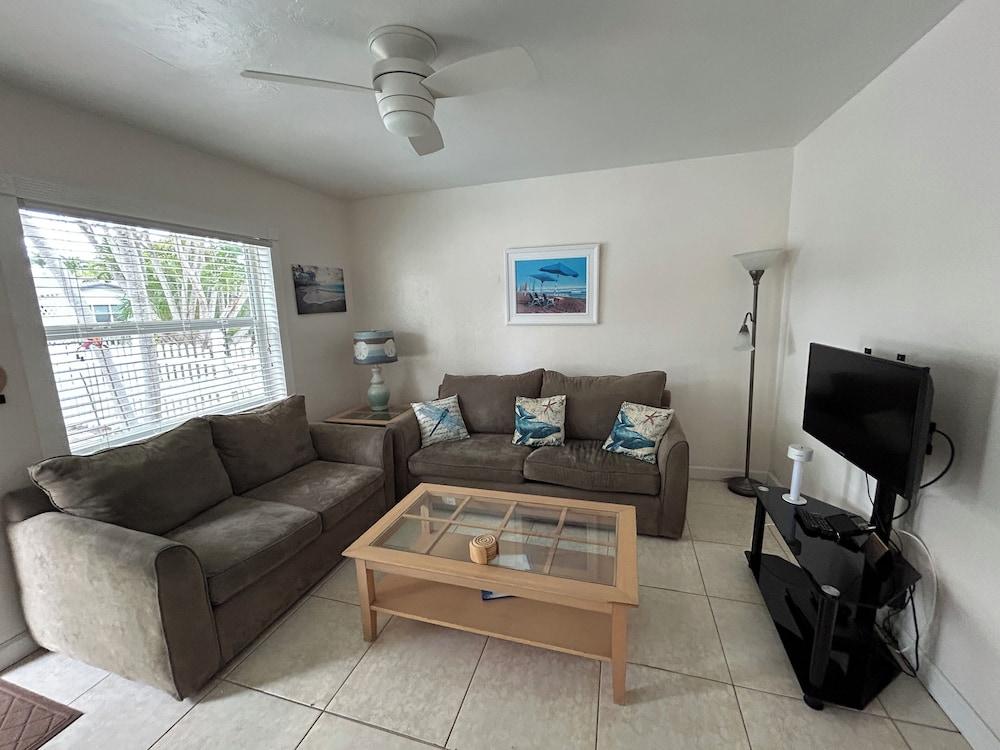 Bahama Beach Club Pompano photo 73