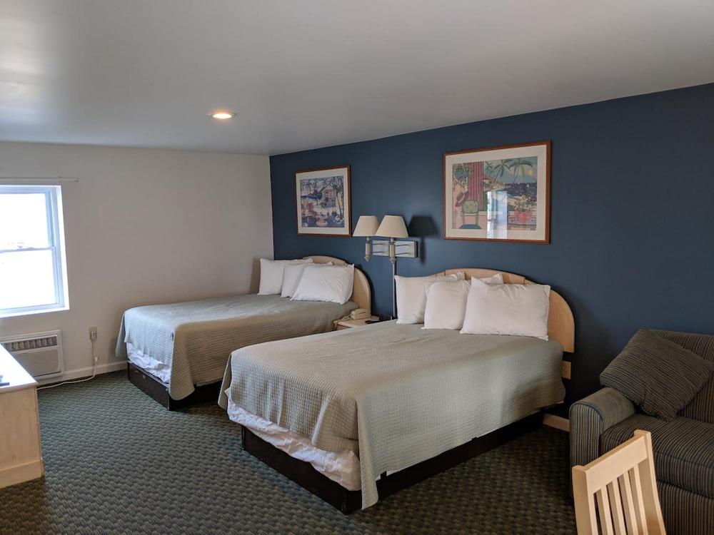 Crystal Sands Motel photo 14