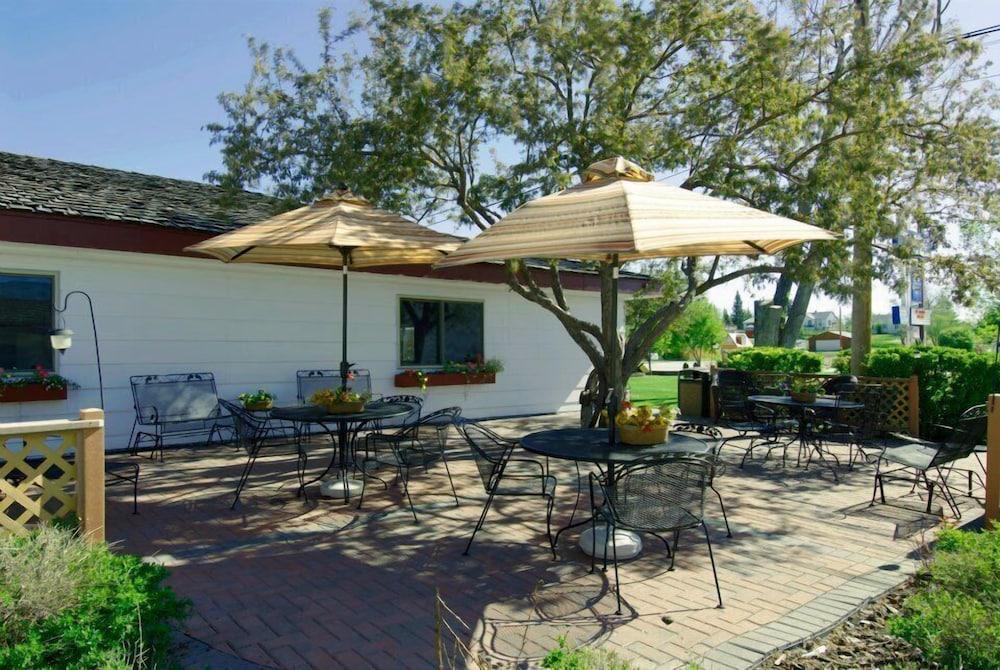 Covered Wagon Motel photo 30