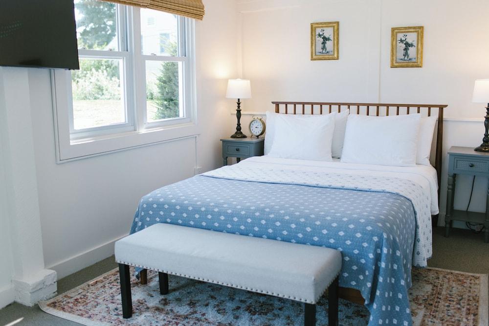 Admirals Quarters Inn photo 24