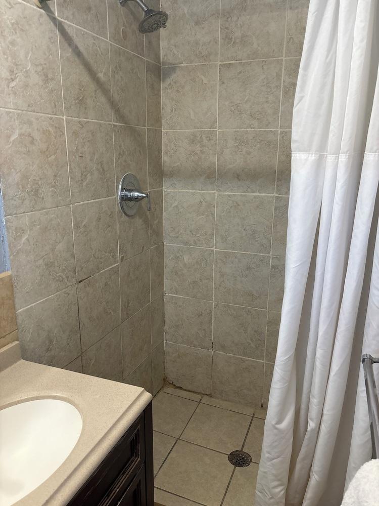 Budget Inn photo 8