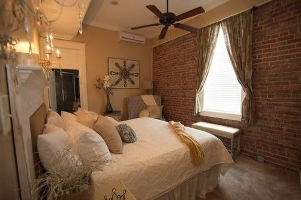 Hamilton House Inn photo 37