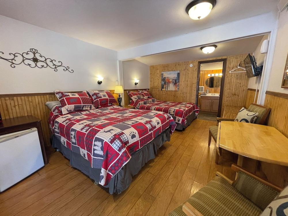 Ponderosa Pines Inn and Cabins photo 46