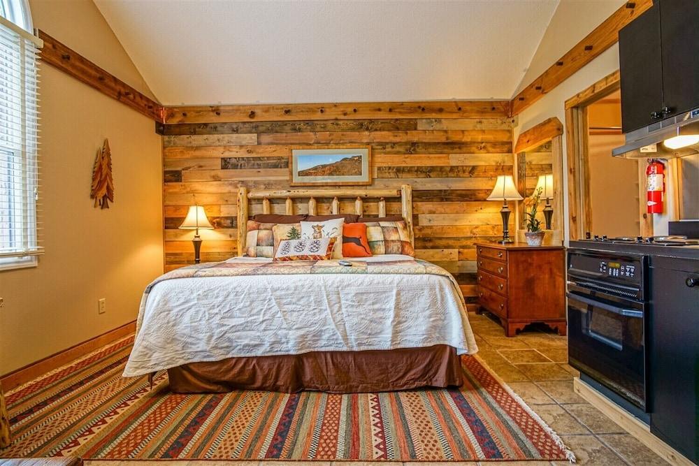 Hemlock Inn photo 32