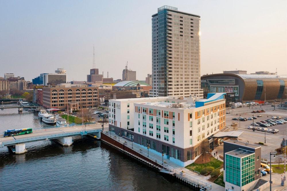 Aloft Milwaukee Downtown photo 61