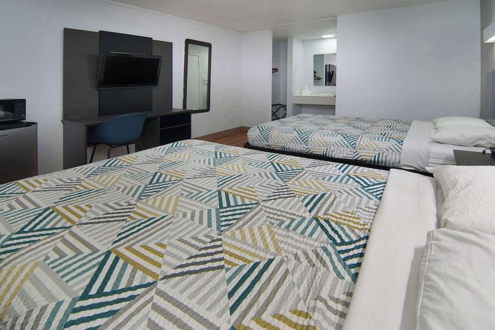 Motel 6 Red Oak, TX - Dallas photo 18