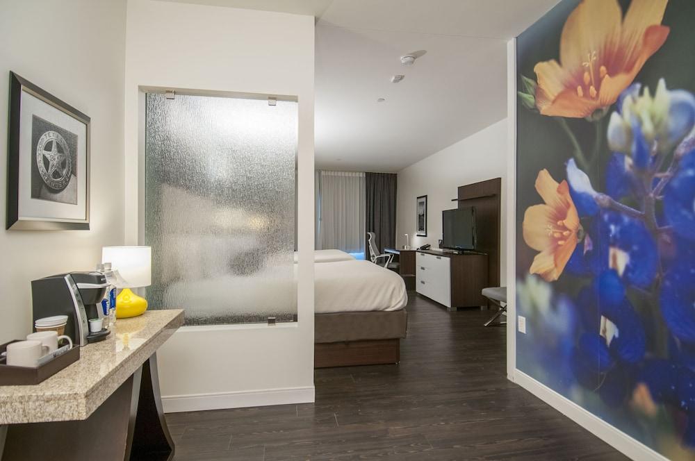 Hotel Indigo WACO - BAYLOR by IHG photo 55
