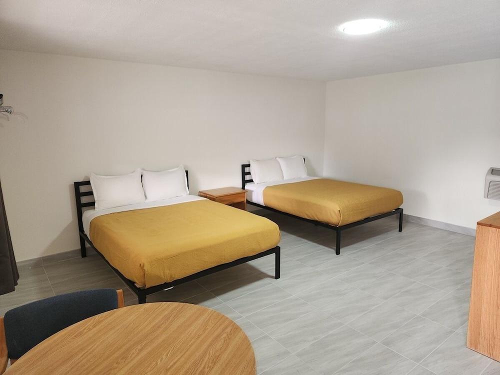 Economy Inn photo 5
