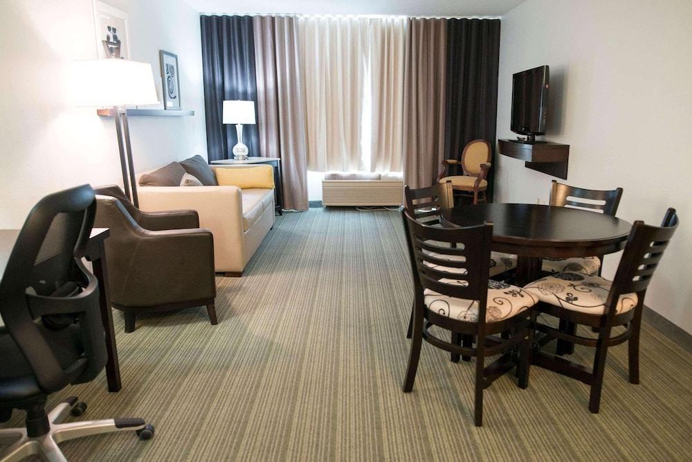Country Inn & Suites by Radisson, Effingham, IL photo 7