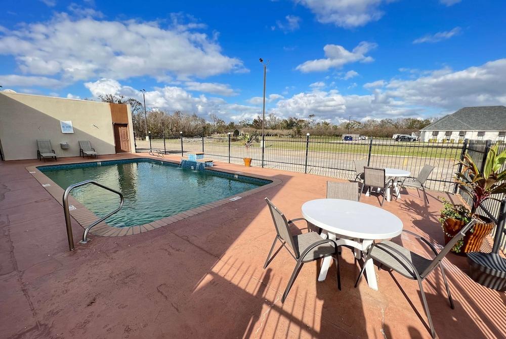 Days Inn by Wyndham Rayne/Crowley photo 5
