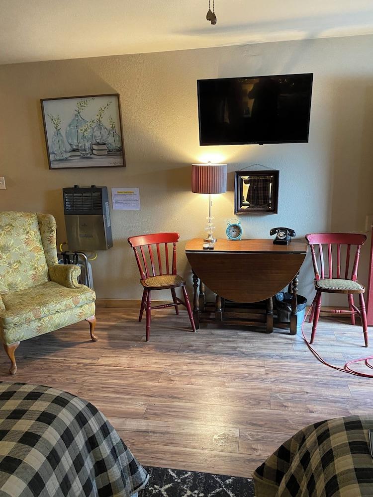 Dusty Boots Motel photo 7