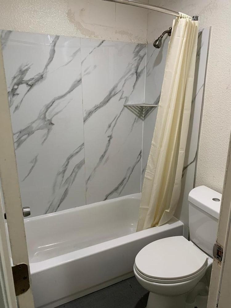 Super 7 Inn by Hotel O Dallas I 20 photo 14