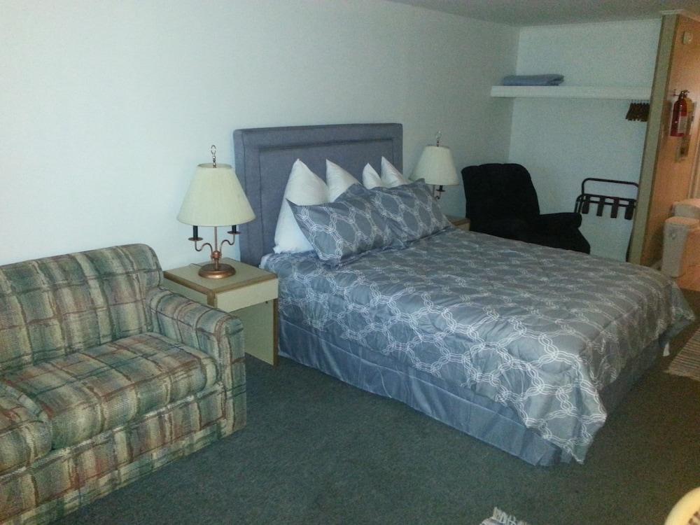 Cabin City Motel photo 2