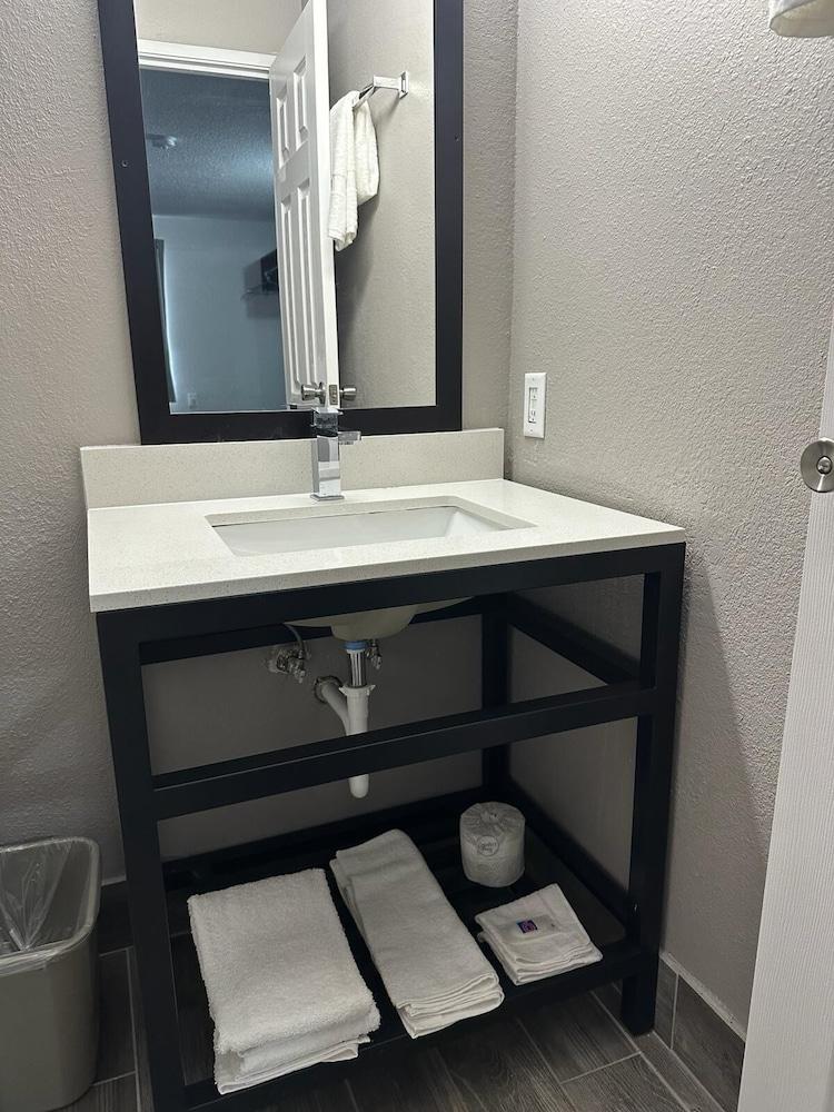Motel 6 Omaha, NE photo 33