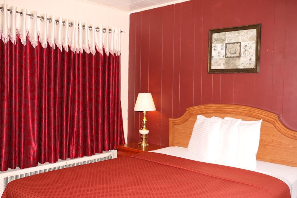 Frontier Motel photo 57