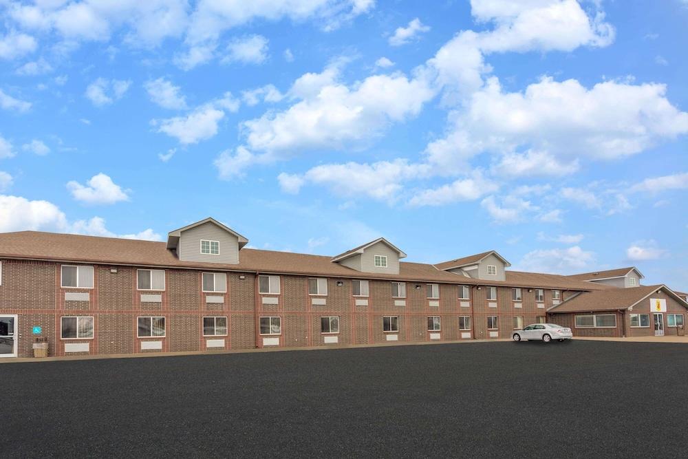 Super 8 by Wyndham Missouri Valley — hotel in Missouri Valley