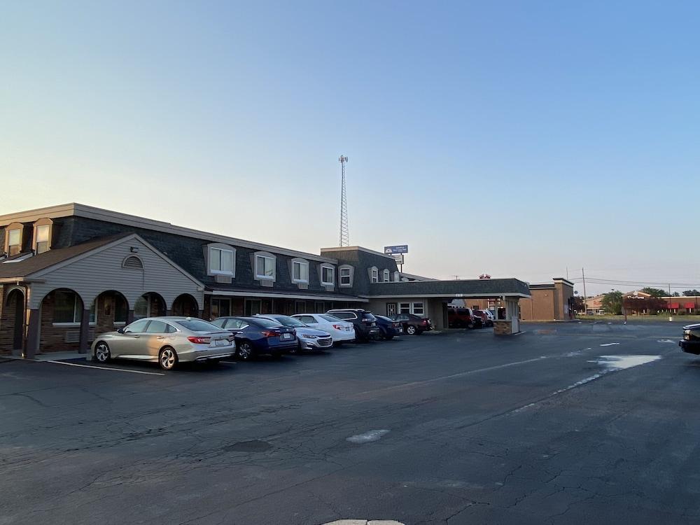 Americas Best Value Inn Marion, OH photo 2