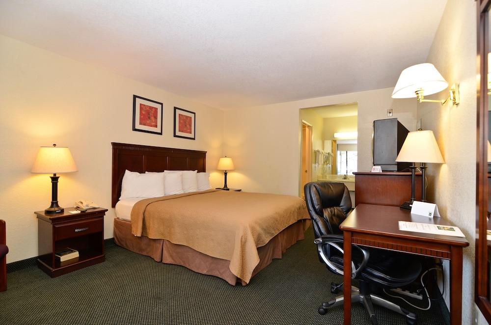 Quality Inn San Diego I-5 Naval Base photo 16