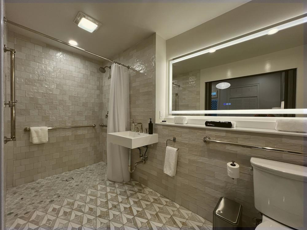 Garden District Hotel photo 31