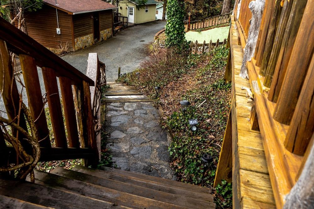 The Chimney Rock Inn & Cottages photo 100