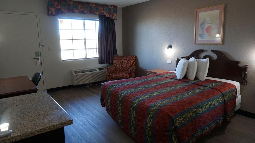Red Roof Inn Tucson – Vail photo 7