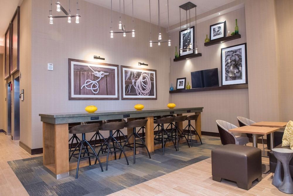 Hampton Inn & Suites Washington DC-Navy Yard photo 6